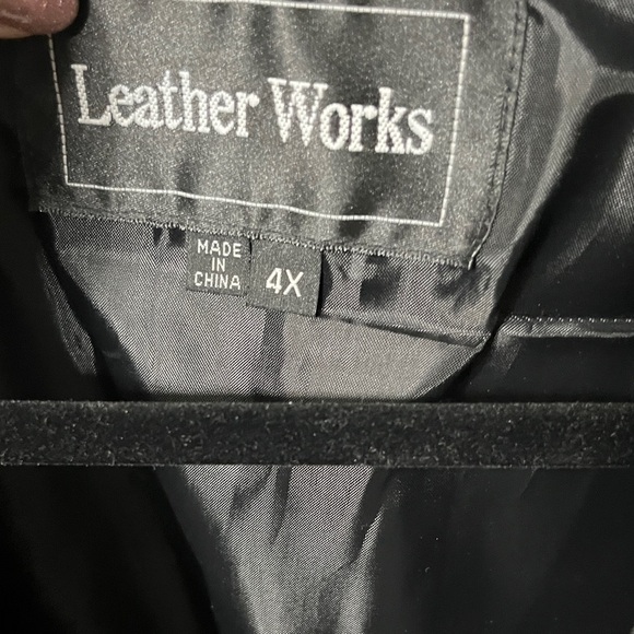 Men's Classic Black Vest - Picture 9 of 10